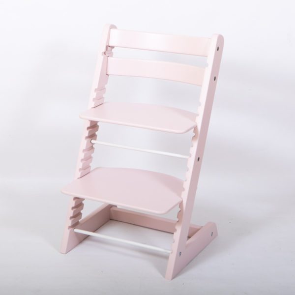 Розовый стул у ребенка